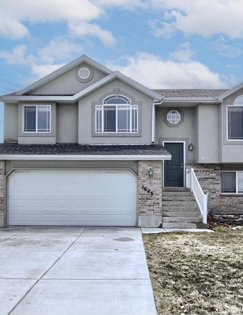 Photo of Split-Entry in <em>Clinton</em>