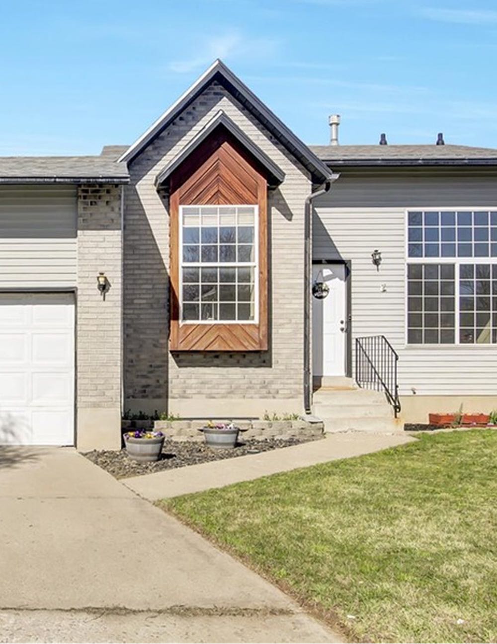 Photo of Multi-Level in <em>Roy</em>